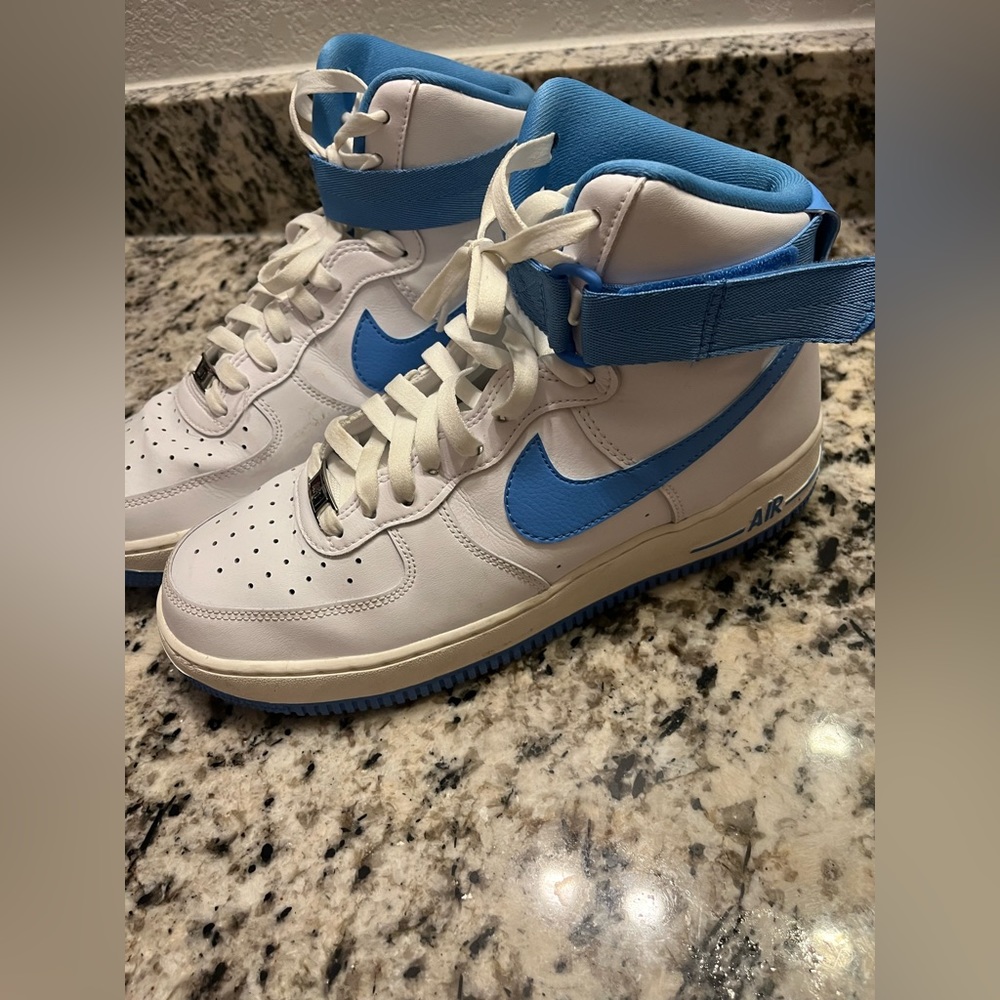 Nike Air Force - Picture 3 of 4